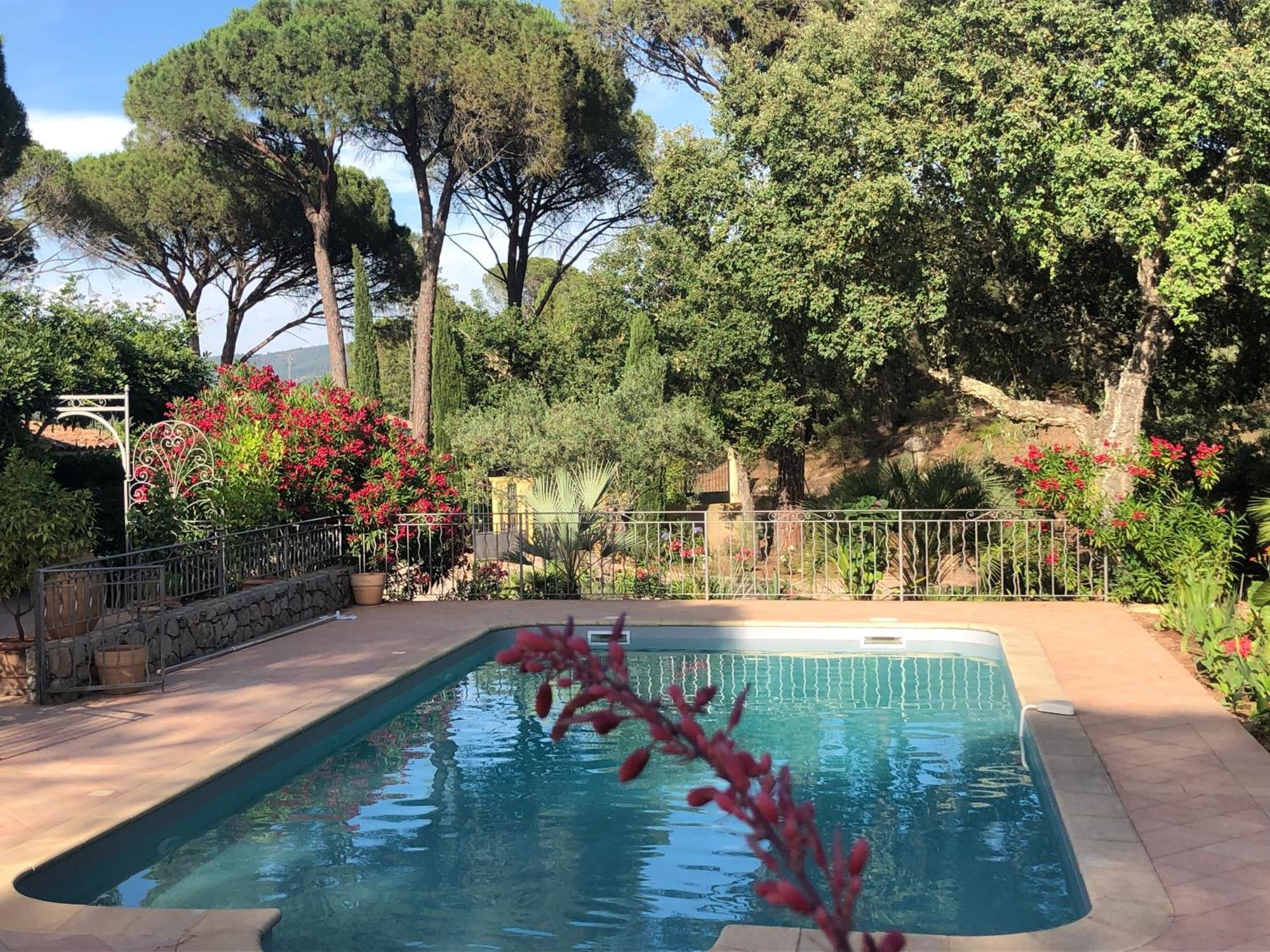 Sous Les Pins Parasols Vidauban Extérieur photo