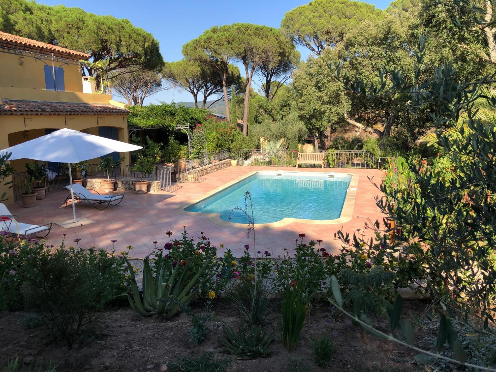 Sous Les Pins Parasols Vidauban Extérieur photo